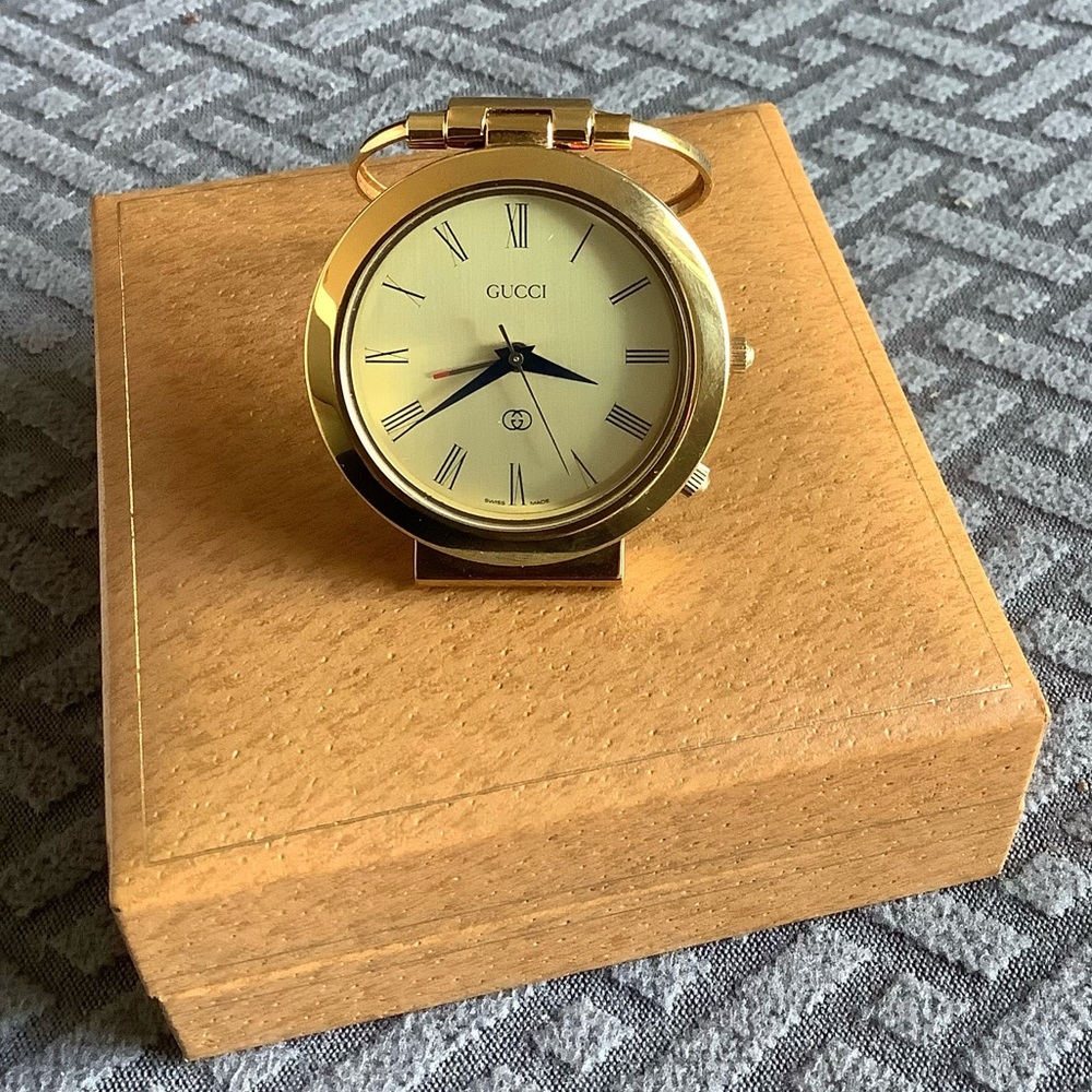Beautiful GUCCI desk or travel watch with box 🌟🌟 - Picture 5 of 9